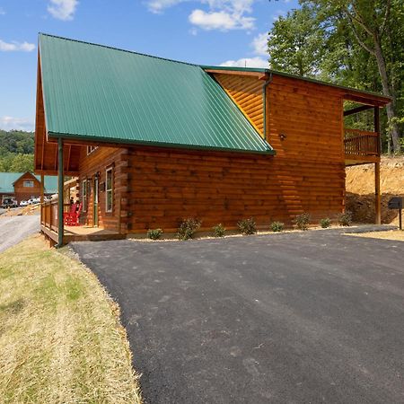 The 3 Bears Is A Newly Built 3 Bedroom Cabin Only 3 Minutes From The Parkway! Pigeon Forge Esterno foto