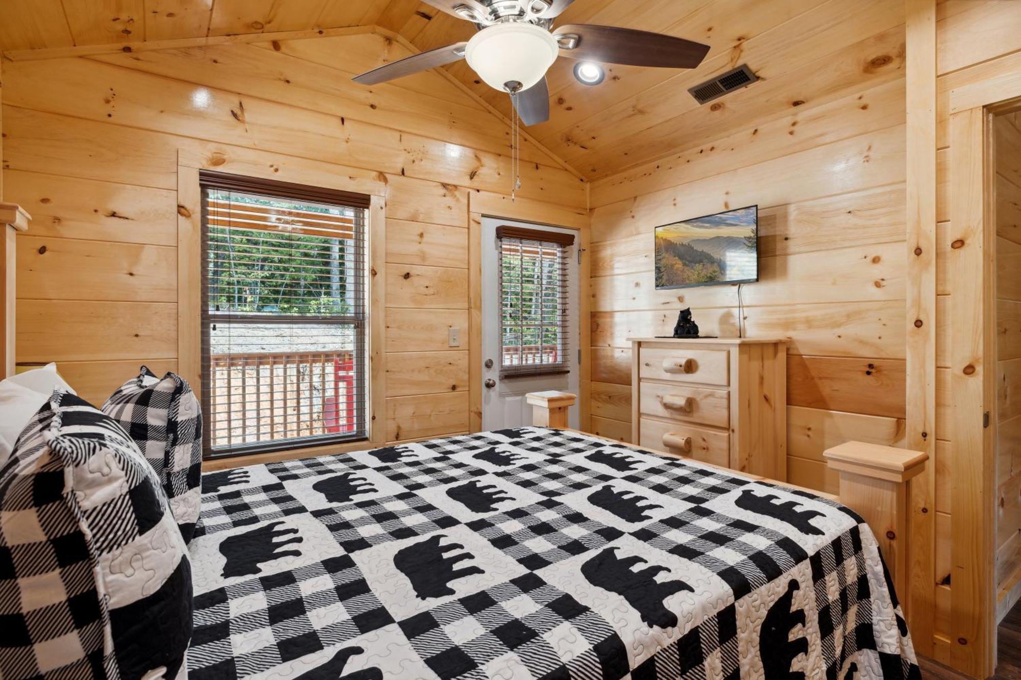 The 3 Bears Is A Newly Built 3 Bedroom Cabin Only 3 Minutes From The Parkway! Pigeon Forge Esterno foto